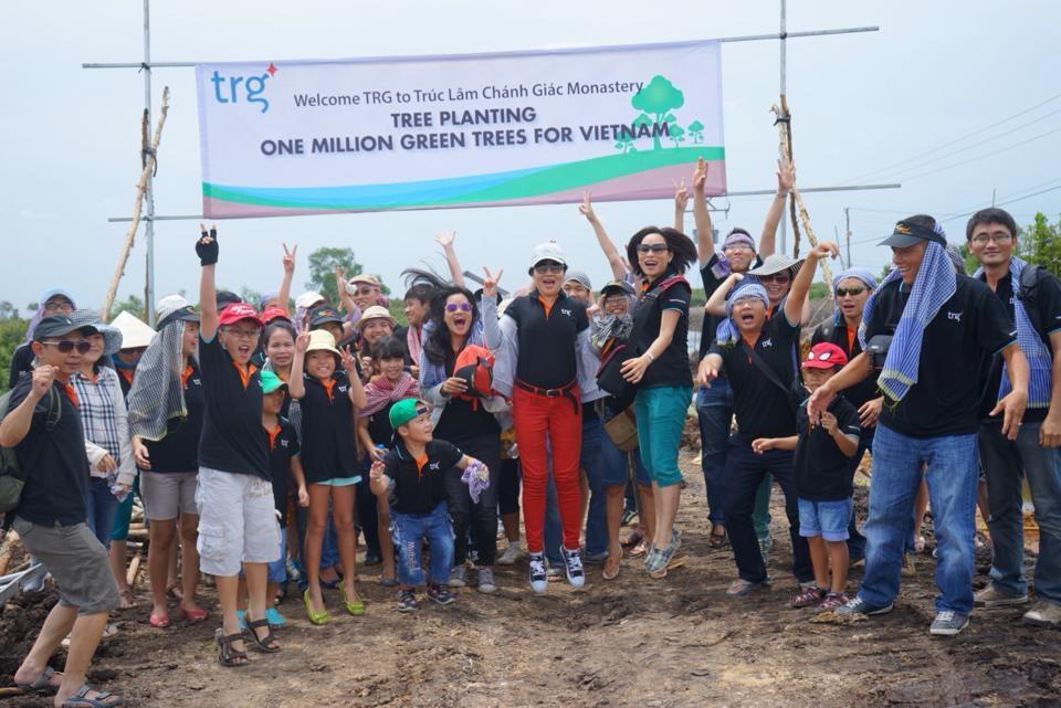 TRG’s tree planting day: The perfect green gift