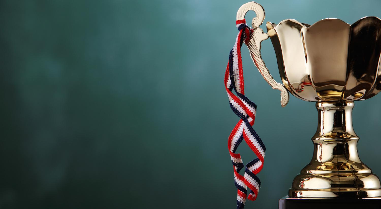 2 yếu tố giúp xác định nhân viên xuất sắc