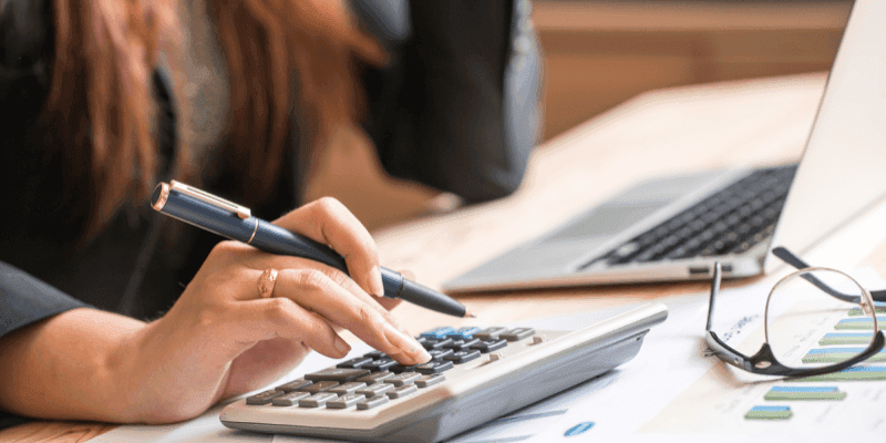 Fixed Forecasting vs. Rolling Forecasting: Which One Is Right for You?
