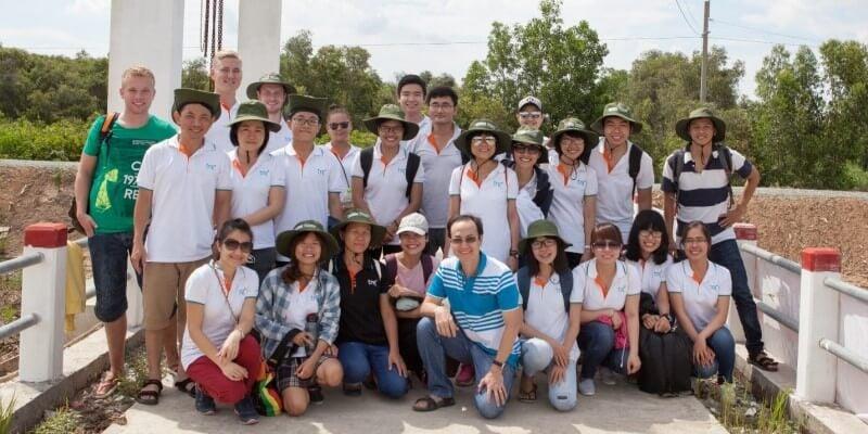 TRG đồng hành cùng WWF trong dự án trồng cây khu đất ngập nước