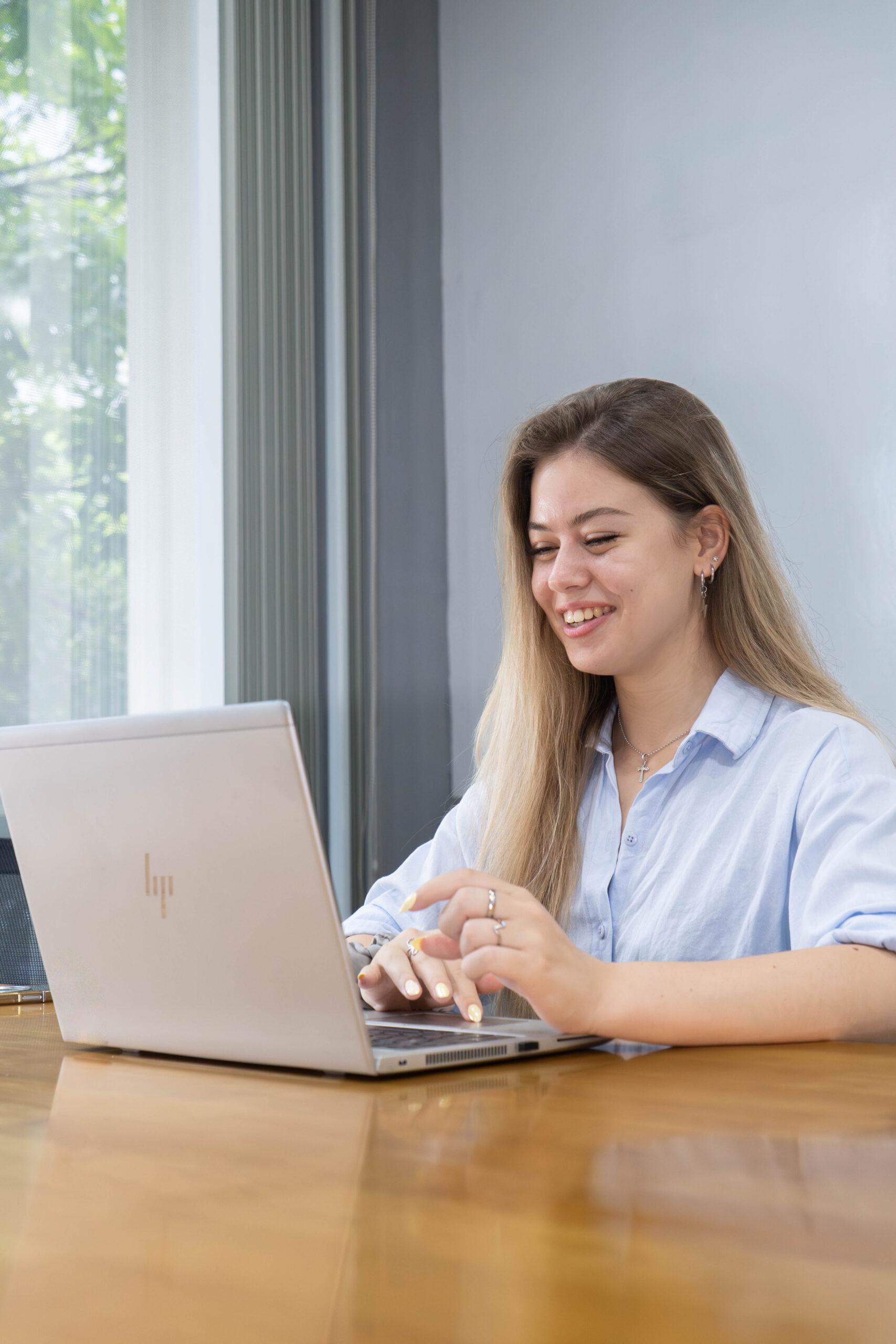 A TRG intern joining the TRG Virtual Talk: Feedforward session