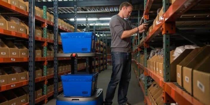 Vì sao Robot là ưu tiên hàng đầu trong công nghệ quản lý kho hàng?